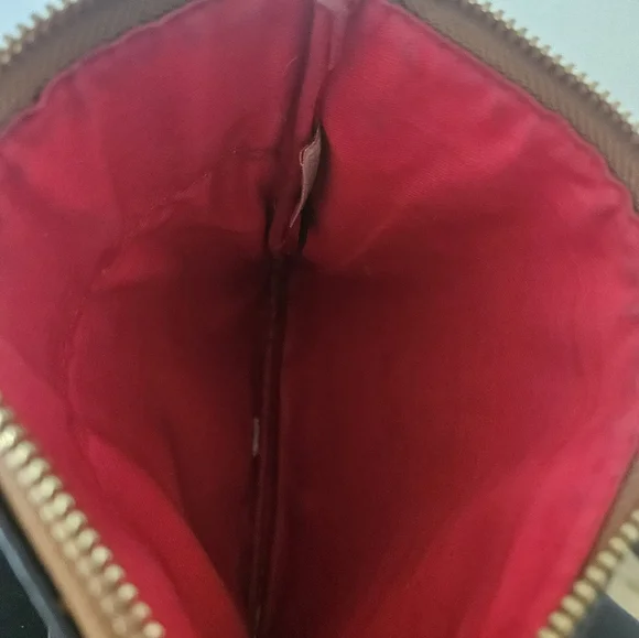 Dooney & Bourke Pebble Grain Leather Crossbody Bag | Adjustable Strap - Picture 9 of 10